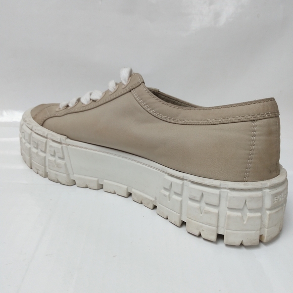 Prada 2022 Double Wheel Nylon Gabardine Sneakers in Desert Beige sz 39.5 - Picture 12 of 16